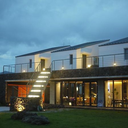 Eridu Cafe N Beds Hotel Seogwipo Ngoại thất bức ảnh