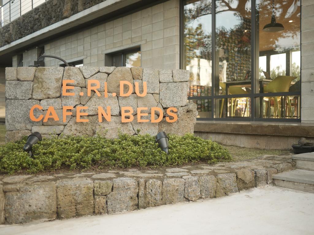 Eridu Cafe N Beds Hotel Seogwipo Ngoại thất bức ảnh