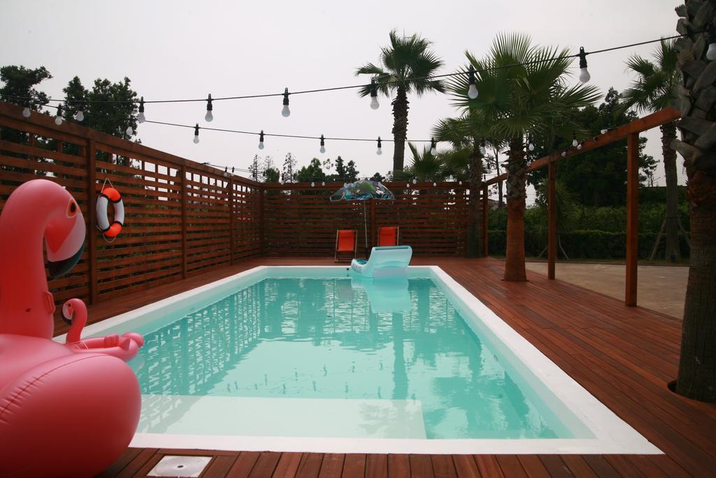 Eridu Cafe N Beds Hotel Seogwipo Ngoại thất bức ảnh