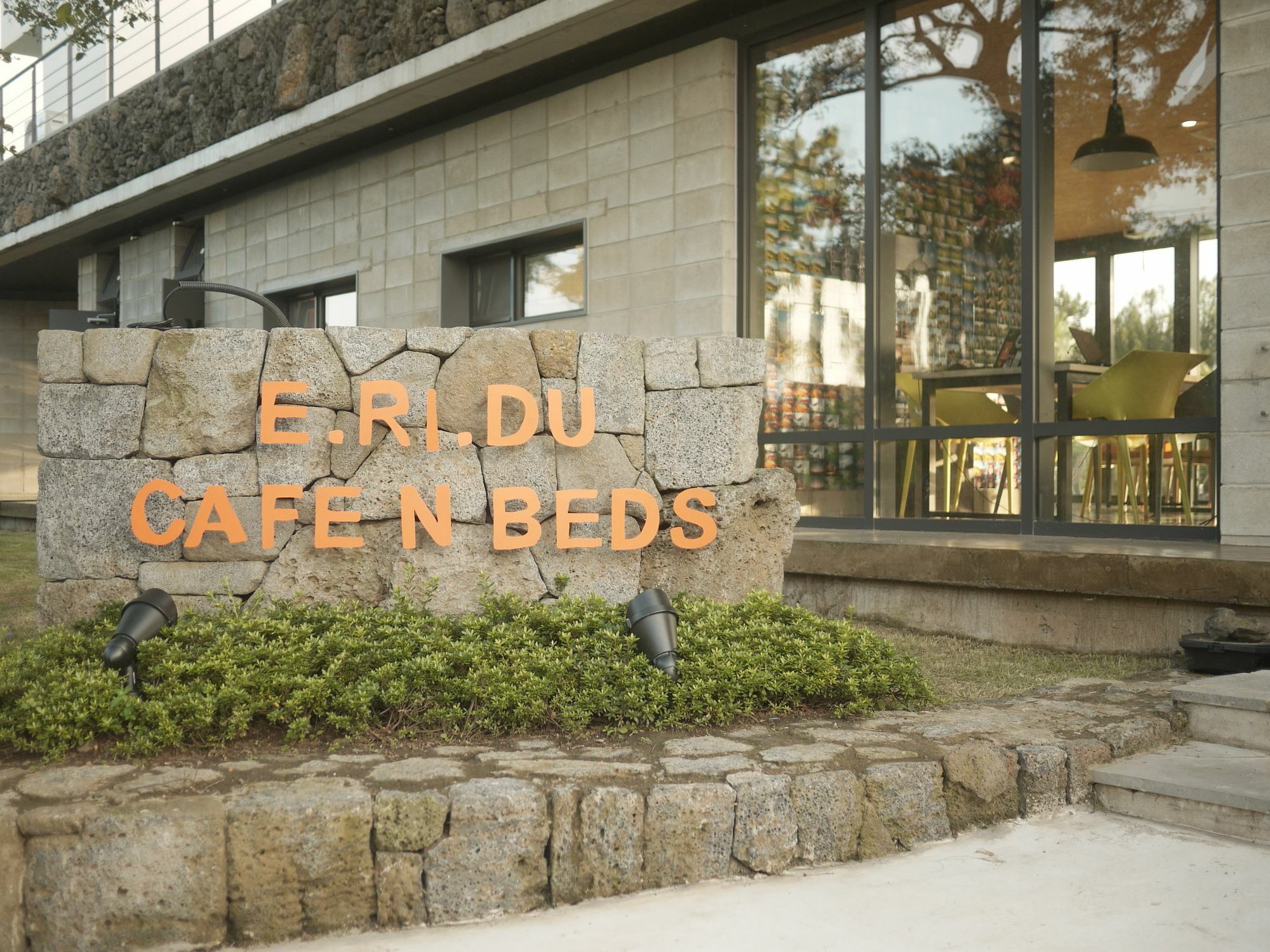 Eridu Cafe N Beds Hotel Seogwipo Ngoại thất bức ảnh