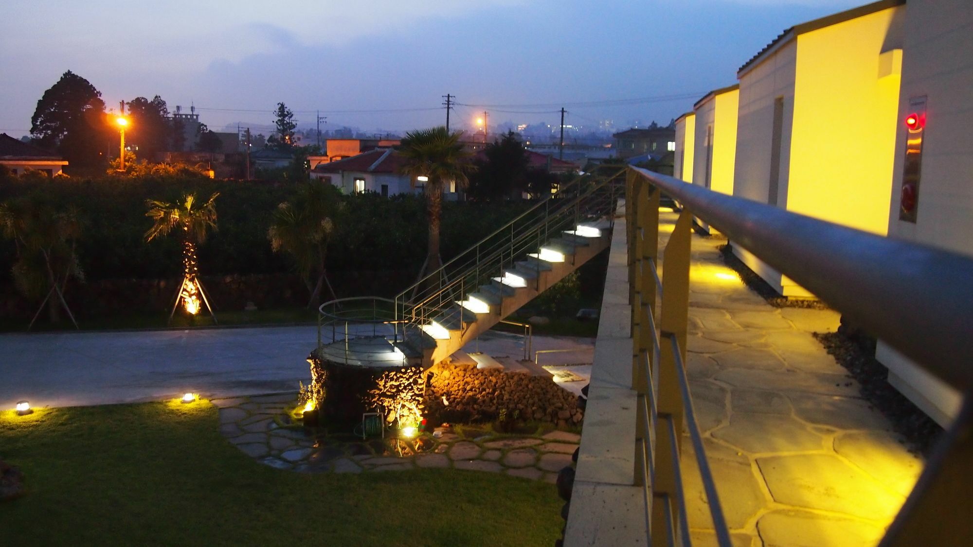 Eridu Cafe N Beds Hotel Seogwipo Ngoại thất bức ảnh